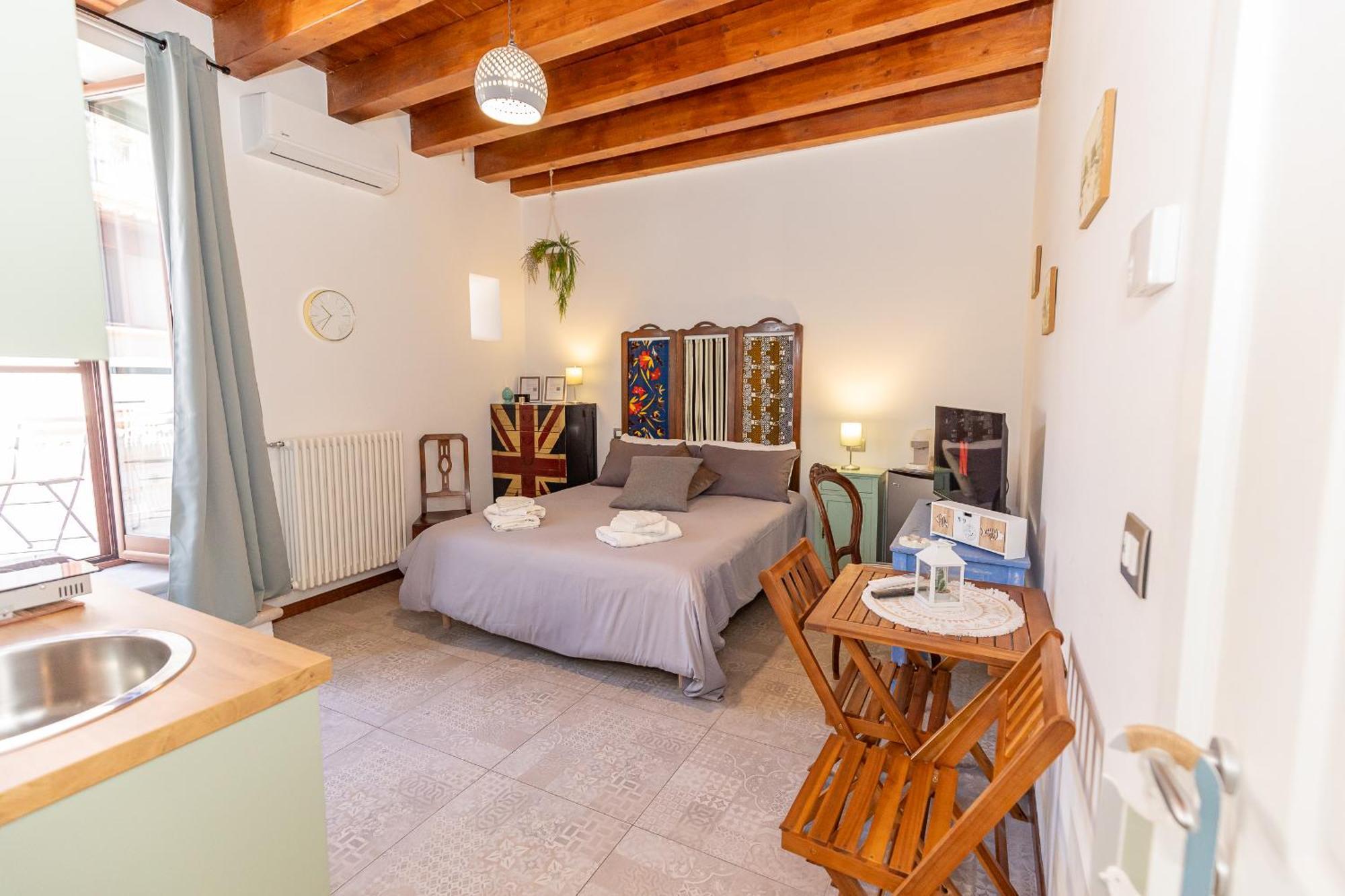 Centro Storico Redmood House A 5 Min Dal Mare, Breakfast, Aria Condizionata, Wi-Fi E Netflix Apartamento Barletta Exterior foto